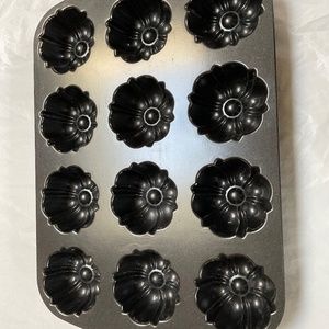 Muffin Pan new never used